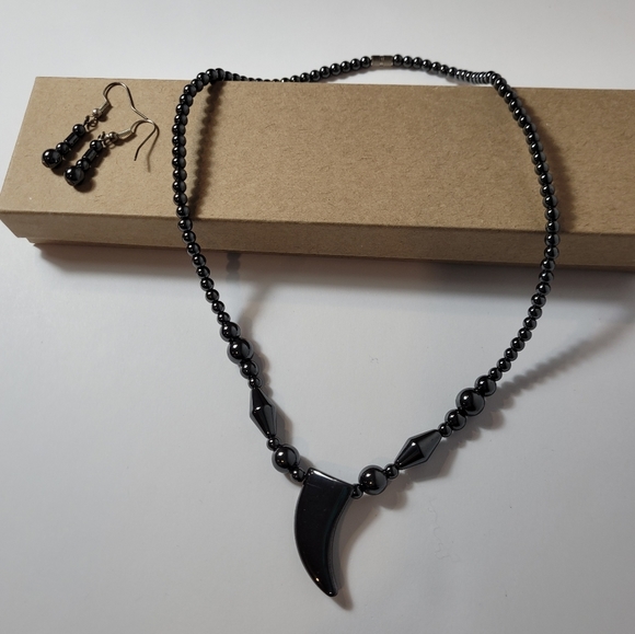 TUNGSTEN Horn / Tooth Pendant Bead Necklace with Earrings Set - Picture 2 of 16